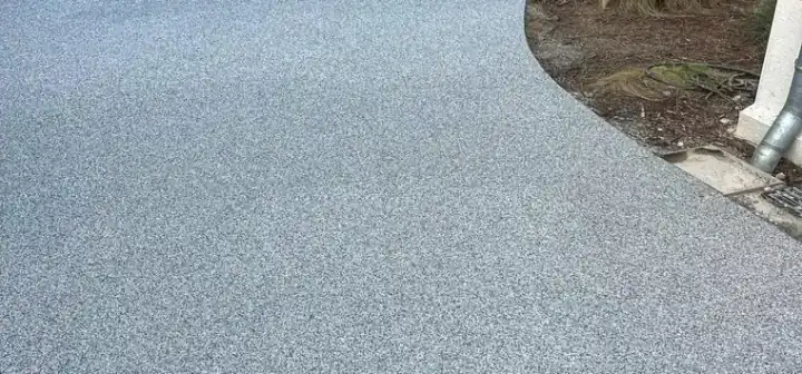 Terrasse en résine gravillonnée